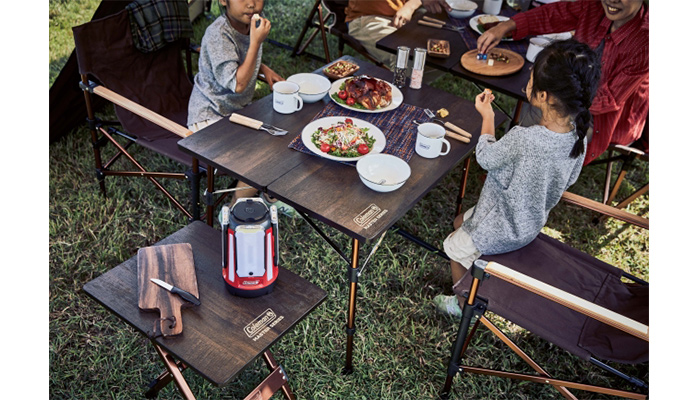 家でもキャンプでも使える丁度いいサイズのサイドテーブル&テーブル1